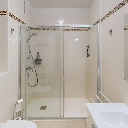 アパート Climatise Avec Balcon, Centre - Fr-1-196-345 *