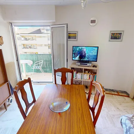 2p Calme En Centre-ville Avec Balcon, Proche Plages Et Commerces - Fr-1-196-345