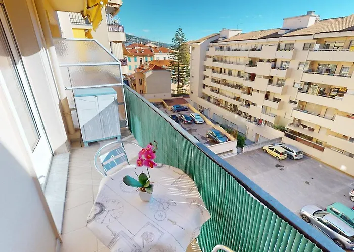 Daire Climatise Avec Balcon, Centre - Fr-1-196-345 *