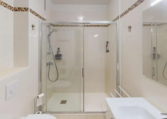 Διαμέρισμα Climatise Avec Balcon, Centre - Fr-1-196-345 *